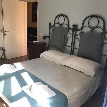 Numero 3 Hotel Cagliari Kültér fotó
