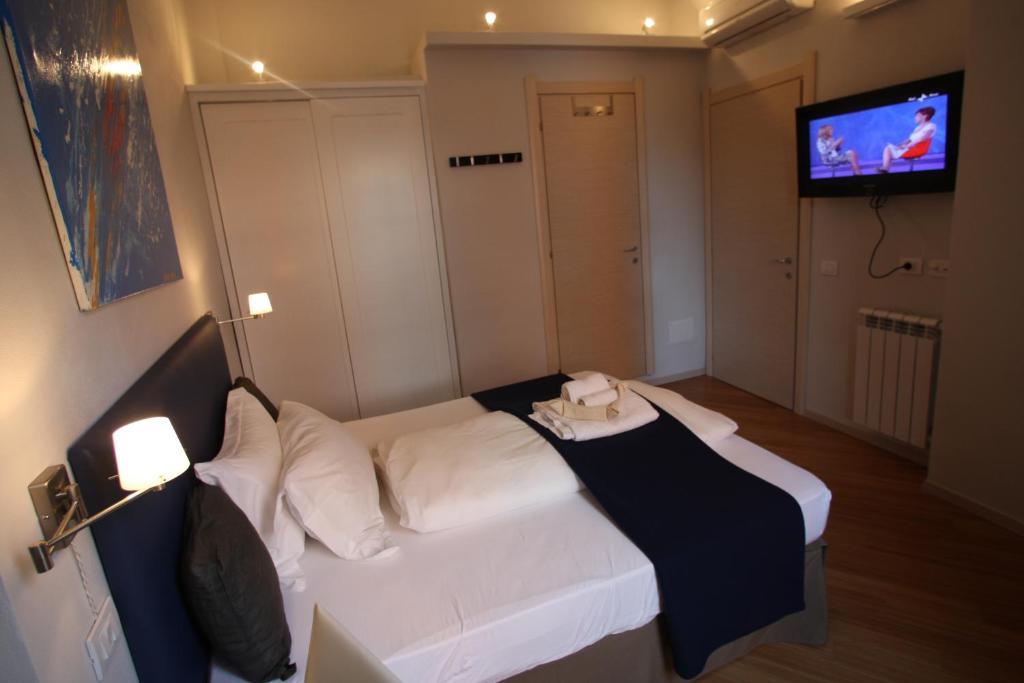 Numero 3 Hotel Cagliari Szoba fotó